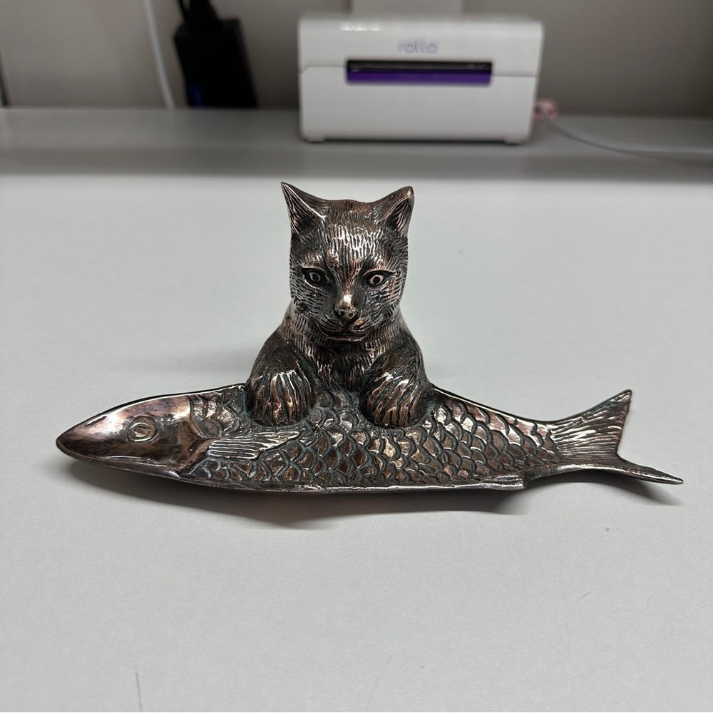 Unique Vintage Brown Cat and Fish Figurine